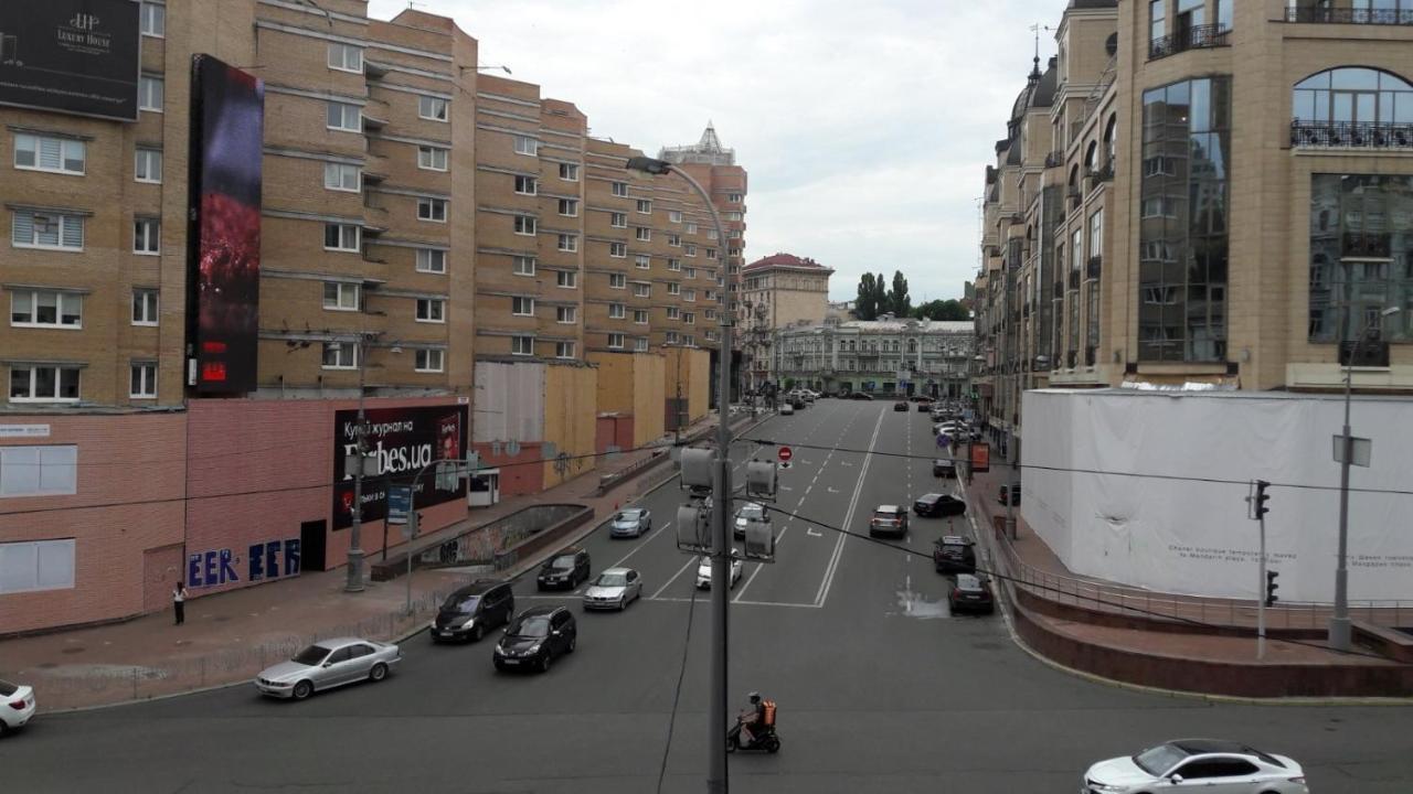 Near Khreshchatyk-absolut