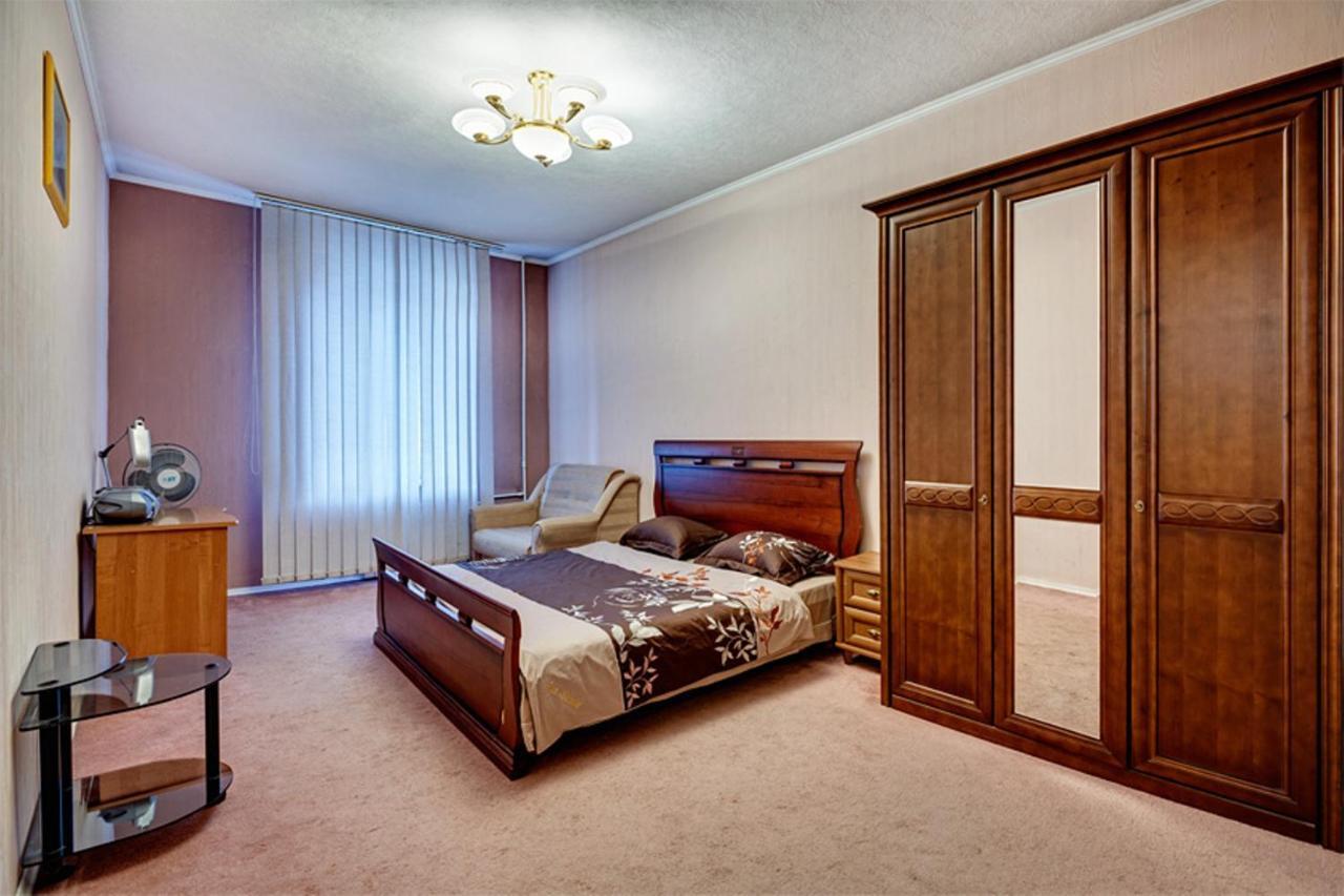 Near Khreshchatyk-absolut Apartment *